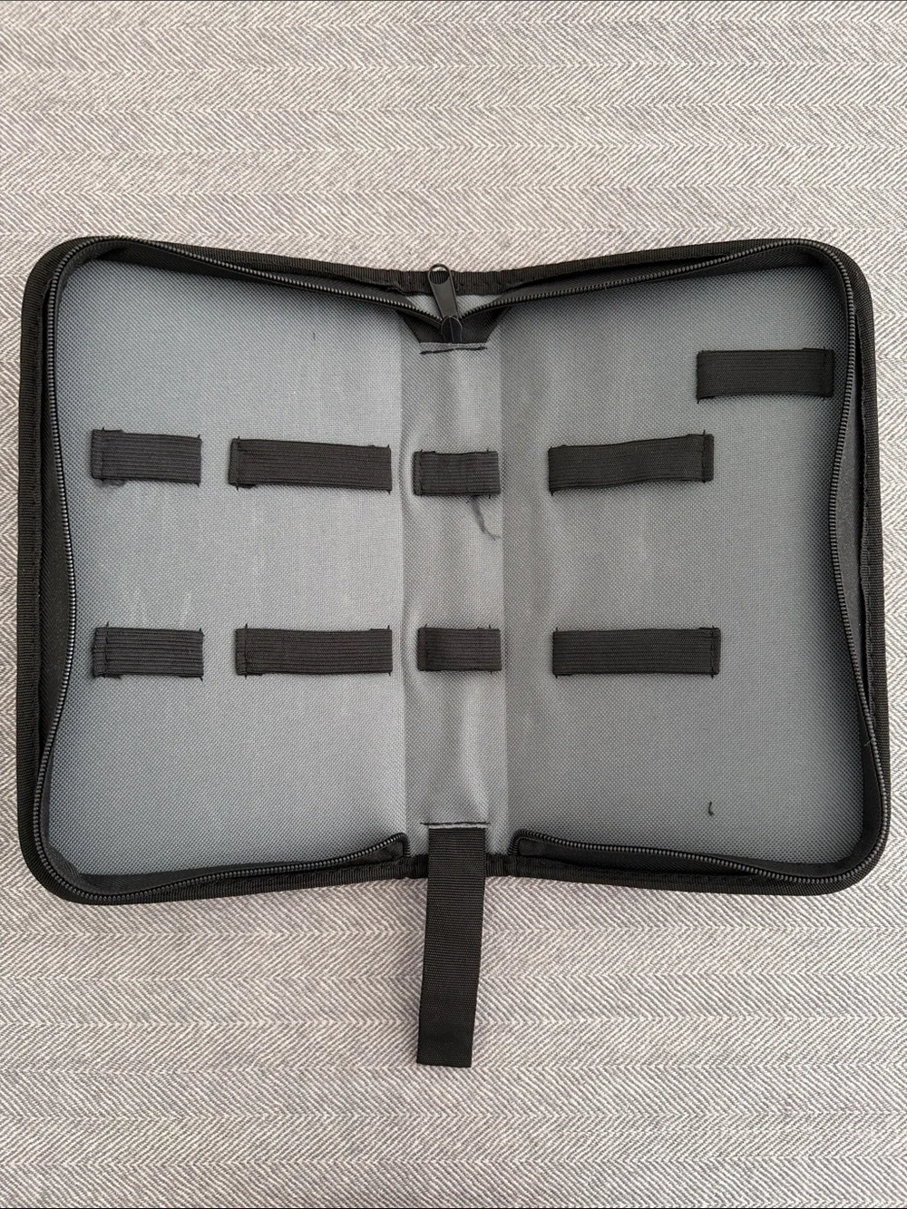 Grey Case 6,5/10,5 inches, 2 inch wide.